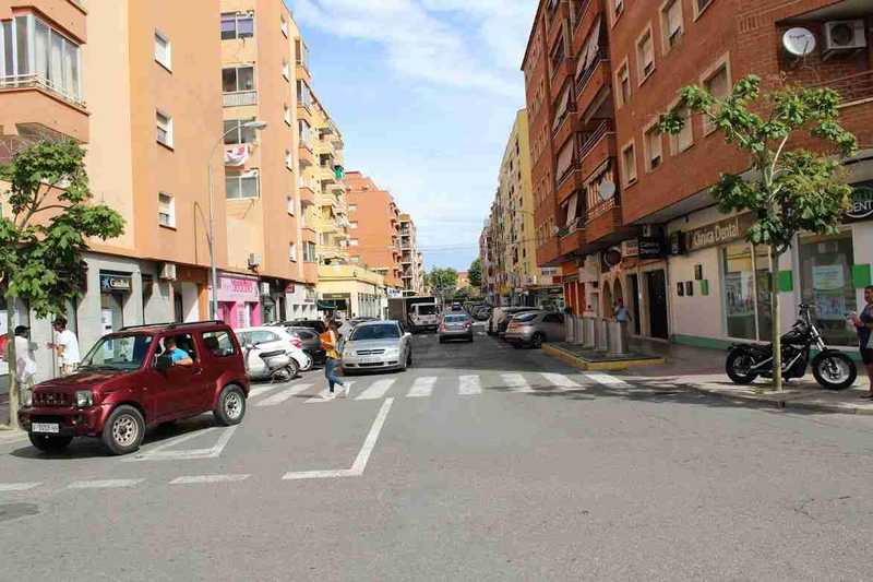 El projecte de reurbanització del carrer de Sagunt planteja una via més amable per als viana...