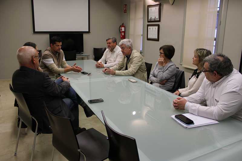  El gobierno de Dénia se reúne con el comité de empresa de la planta de Bimbo de El Verger 
