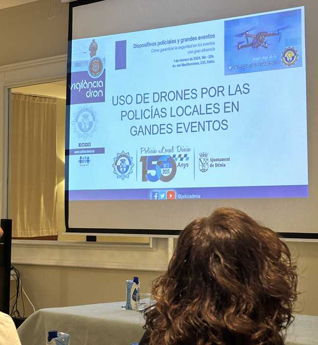 La Policia Local de Dénia compartix les seues experiències sobre dispositius en grans esdeve...