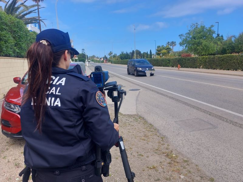 Foto La Policía Local de Dénia sanciona en una semana a 180 conductores por exceso de velocidad