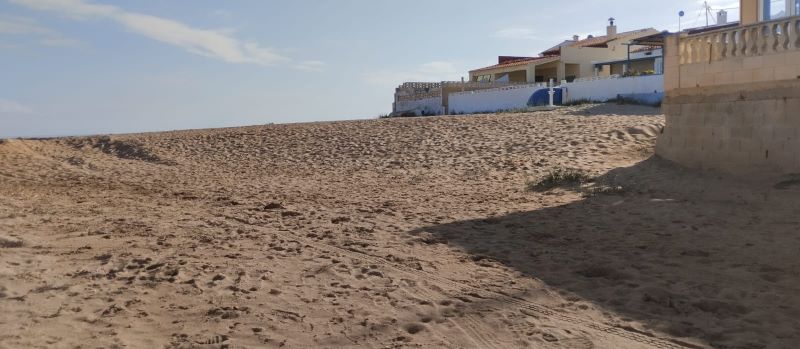  Este verano el Ajuntament acondicionará la zona de playa de Blay Beach con aportación de arena 