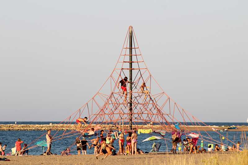 Foto El Ajuntament de Dénia abre la inscripción para el programa ‘Vacances per a totes i tots’ de...