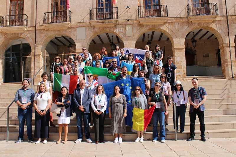 Los socios del proyecto europeo ‘Her Voice’ que lidera la UNED Dénia celebran su primera ses...