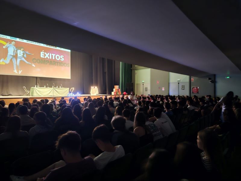 El centre social reunix joves deniers en una jornada sobre mentalitat emprenedora en la sego...