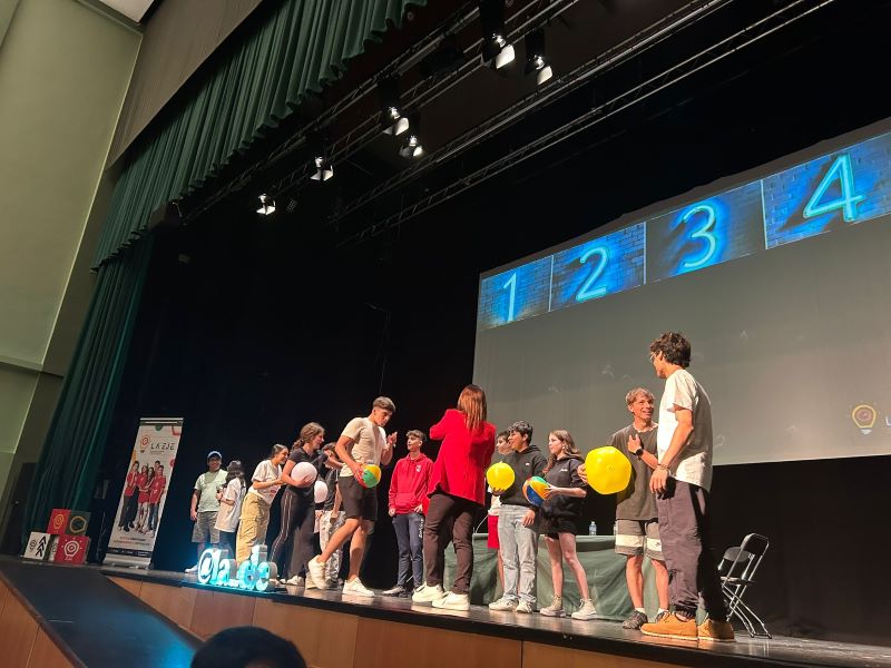 El centre social reunix joves deniers en una jornada sobre mentalitat emprenedora en la sego...