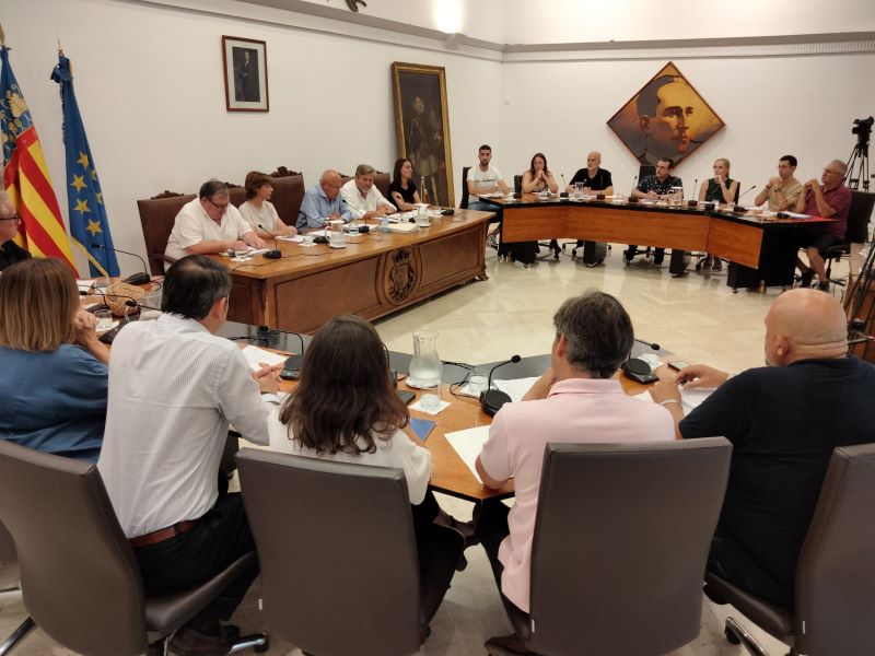 El Ajuntament de Dénia aprueba una moción de apoyo y en defensa de la comunidad LGTBI+