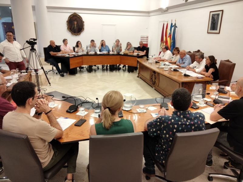 El Ajuntament de Dénia aprueba una moción de apoyo y en defensa de la comunidad LGTBI+