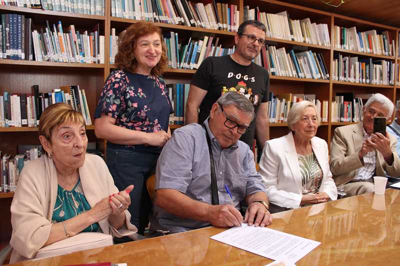 
El Ajuntament de Dénia recibe un nuevo legado documental relacionado con el médico republi...