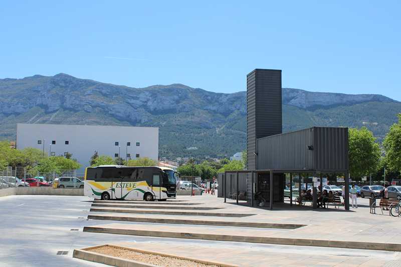  El Ajuntament de Dénia destina 15.000 euros a las nuevas ayudas al transporte para estudiantes de enseñanzas superiores 