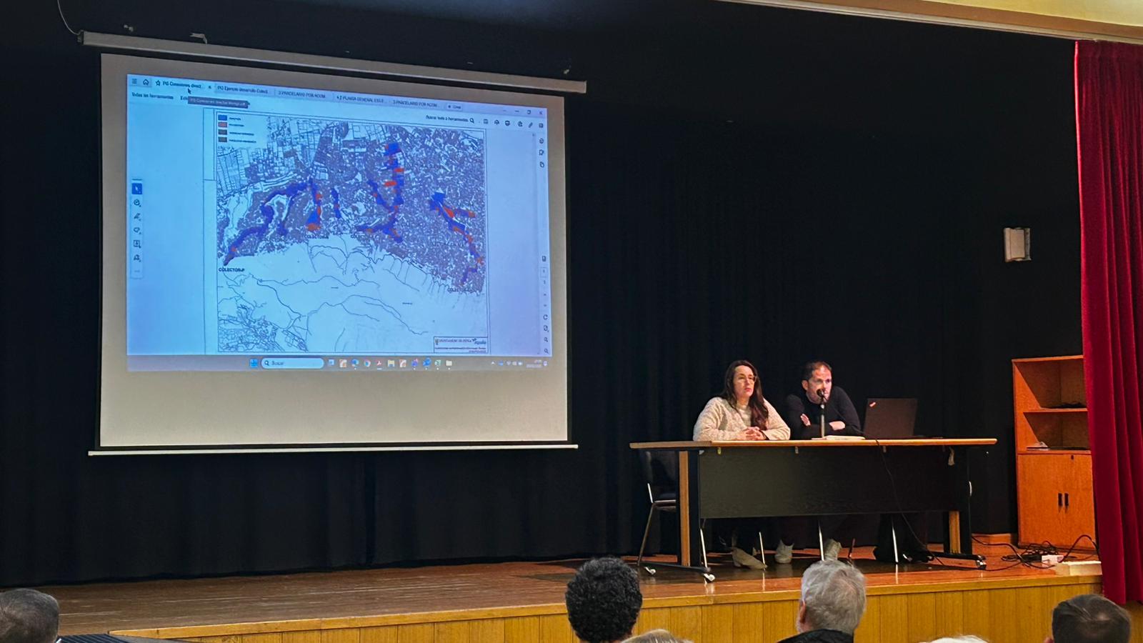Reunió amb el veïnat del Montgó sobre la connexió a la xarxa de clavegueram