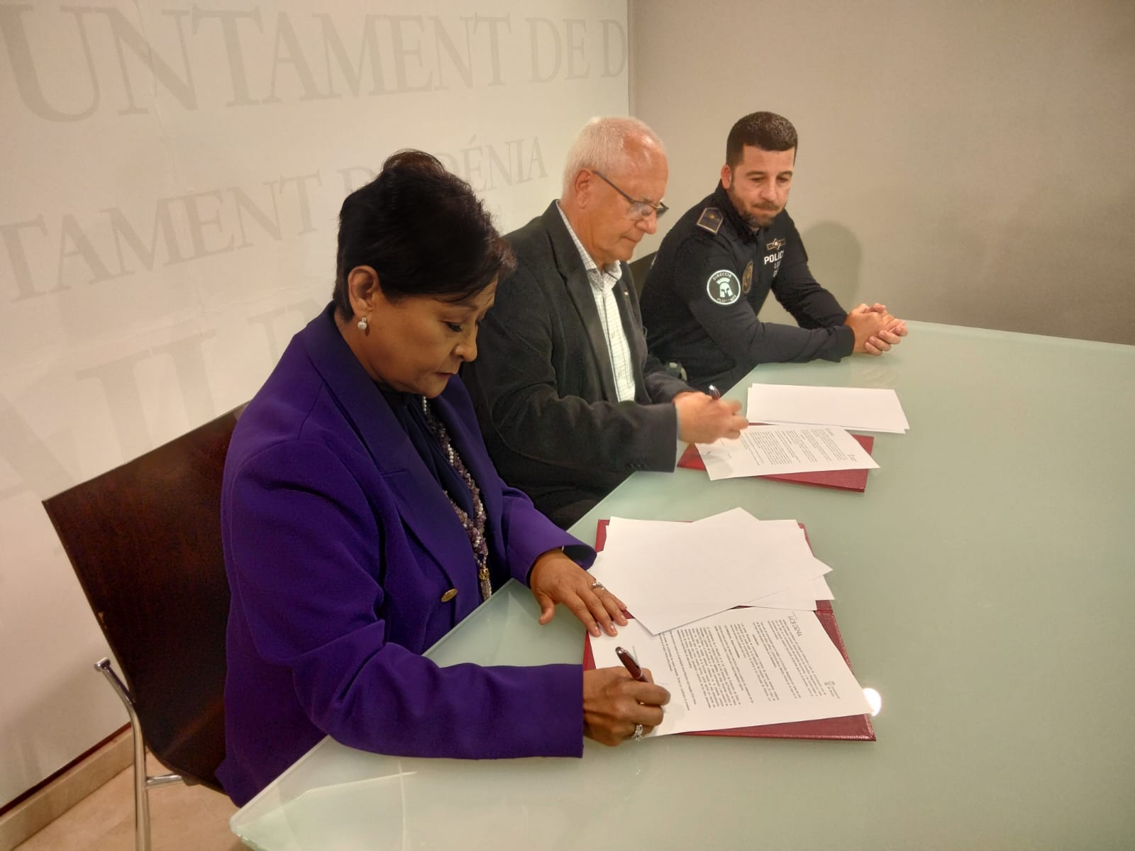Conveni de col·laboració entre l’HCB Dénia i l'Ajuntament de Dénia per a la formació en ...