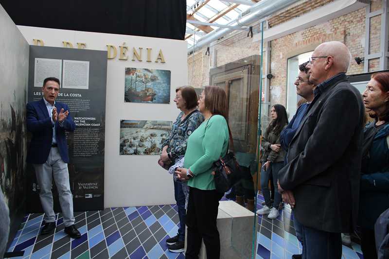  La exposición ‘De temor y seda’ muestra en el Museo del Mar de Dénia la historia de las atalayas que jalonan la costa valenciana desde el siglo XVI 