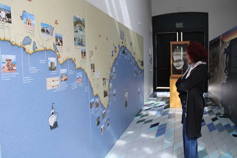  La exposición ‘De temor y seda’ muestra en el Museo del Mar de Dénia la historia de las atalayas que jalonan la costa valenciana desde el siglo XVI 