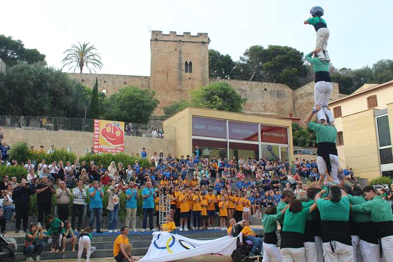 Foto Dénia encén la flama dels Minijocs 2025 amb un acte protagonitzat per l’esport base