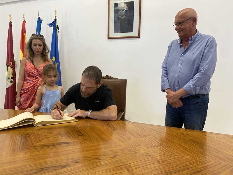 Recepción al escritor y viajero Miquel Silvestre, autor de “Diario de un nómada”