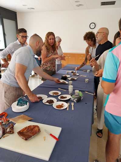  Taller Bancalet: 
El economista Jaume Mora anima a abrir nuevos mercados revalorizando el producto agroalimentario de la Marina Alta 