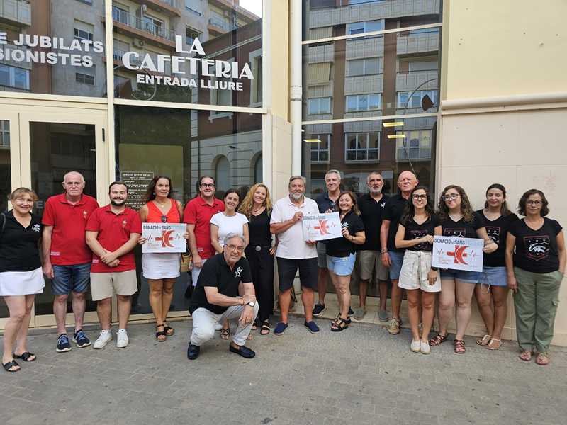 La solidaridad festera vuelve a los Moros y Cristianos de Dénia