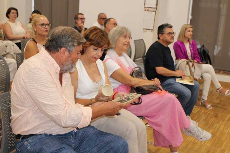 Tres alumnes de Gastronomia i Arts Culinàries de la Universitat d'Alacant defenen els se...