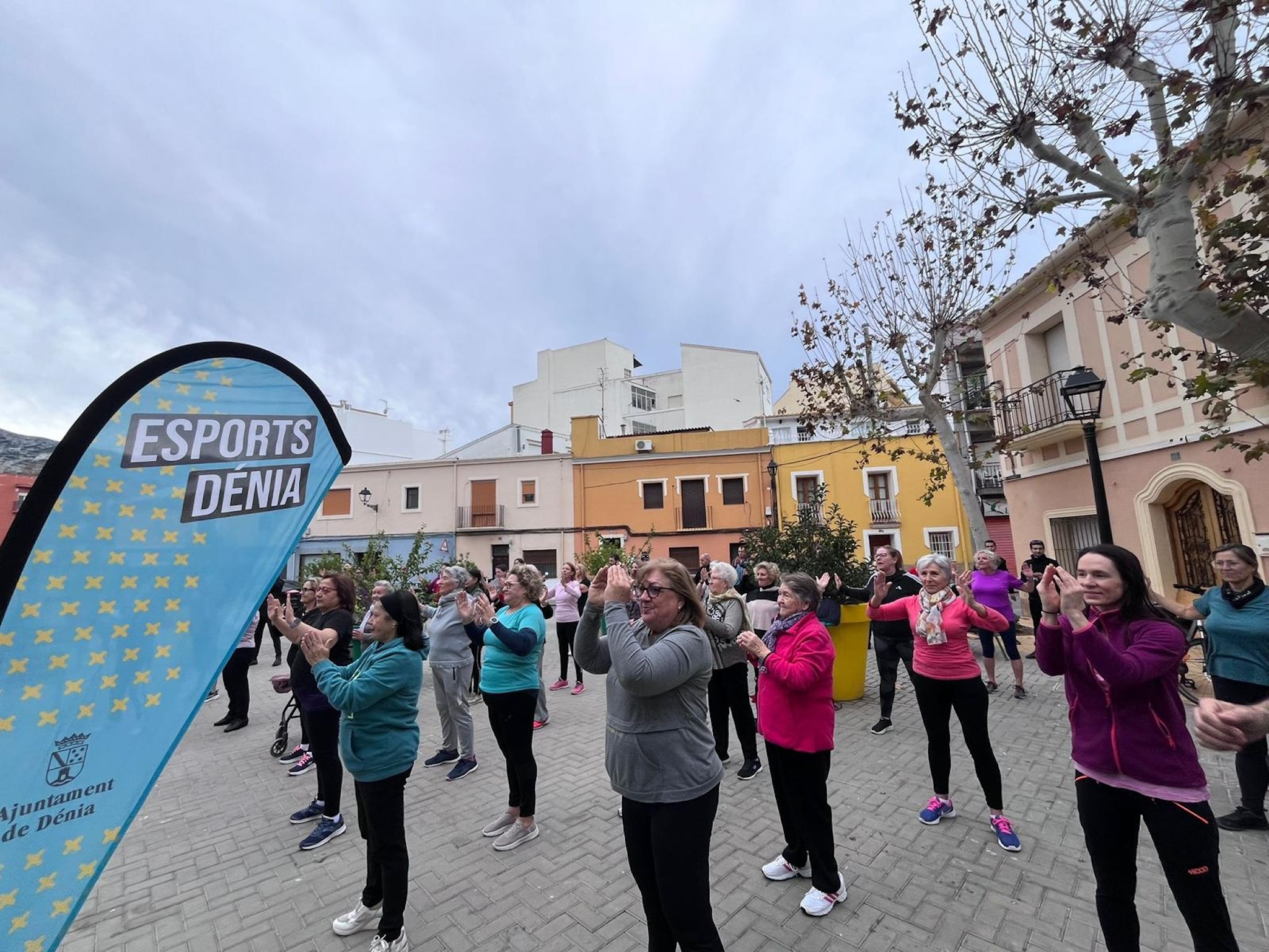  Dénia volverá a llenar las plazas y parques de salud con “Esports als barris” 