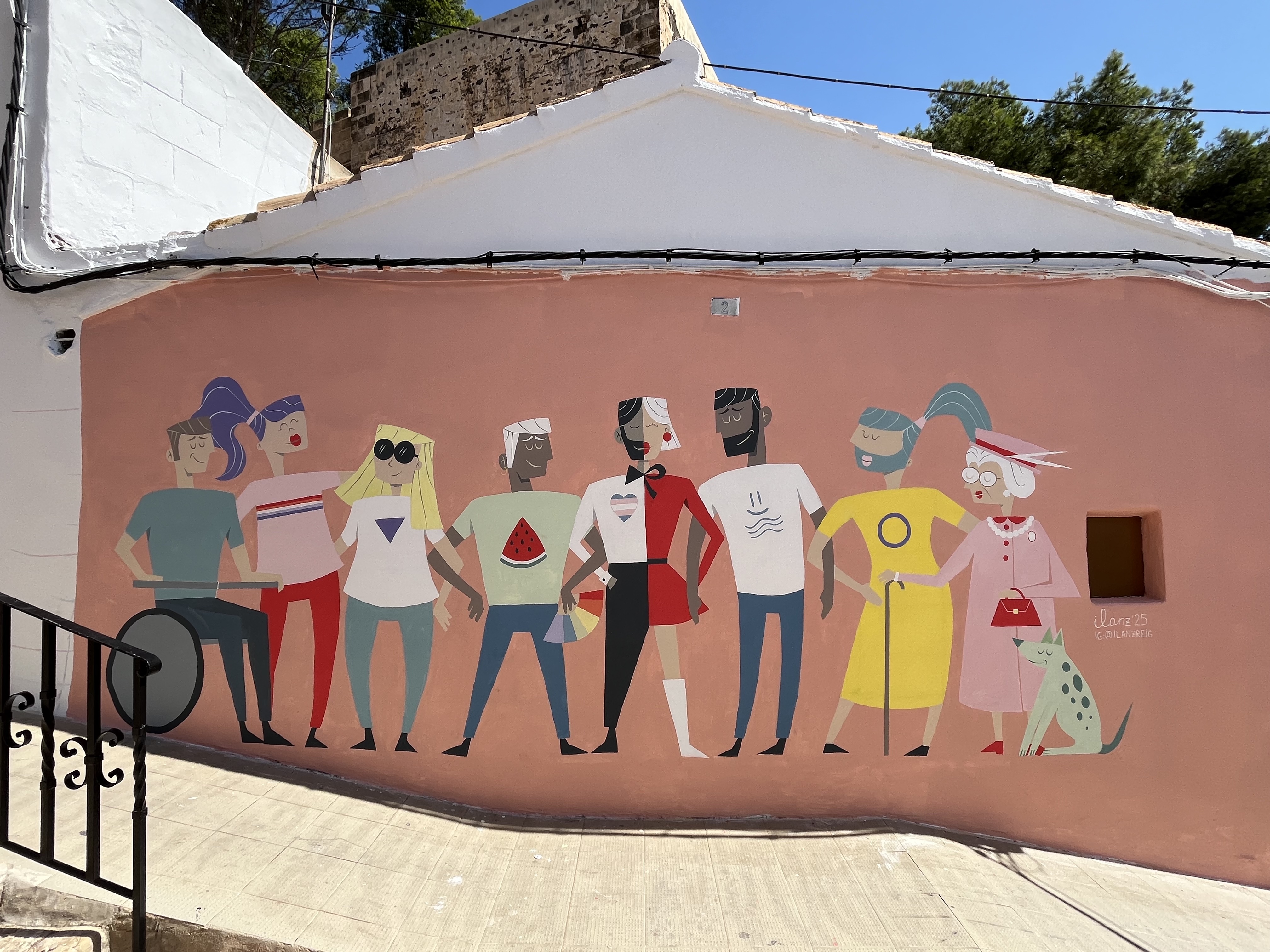  Convivencia y restauración del espacio se dan la mano en un nuevo mural por la diversidad a los pies del Castell de Dénia 