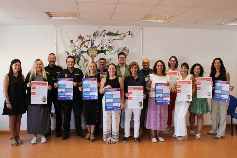 Foto La Comissió d’Èxit Escolar crea un protocol unificat sobre l’ús del mòbil en els centres esc...