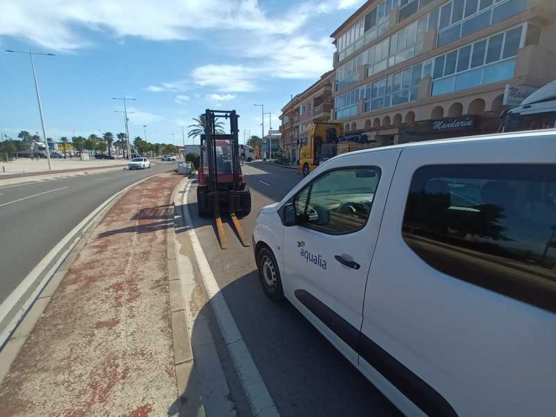 
La segunda fase de los trabajos para evitar la intrusión marina en la red de saneamiento c...