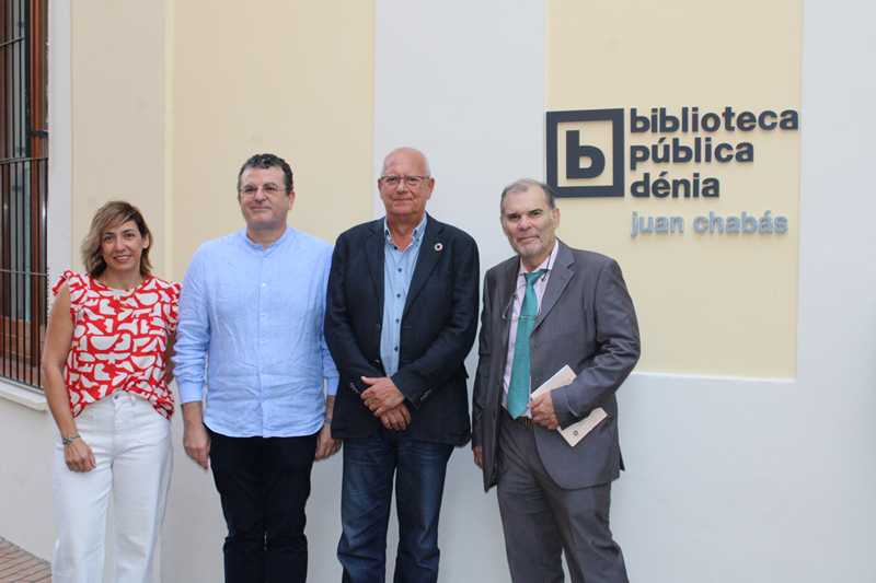  
La Biblioteca Pública de Dénia adopta desde hoy el nombre de Juan Chabás 
