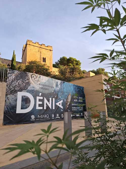 L’exposició “Dénia. Arqueologia i Museu” porta al MARQ d’Alacant una selecció de més de 600 ...