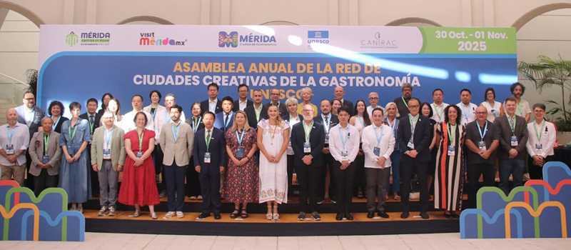  Foto de grupo de los participantes 