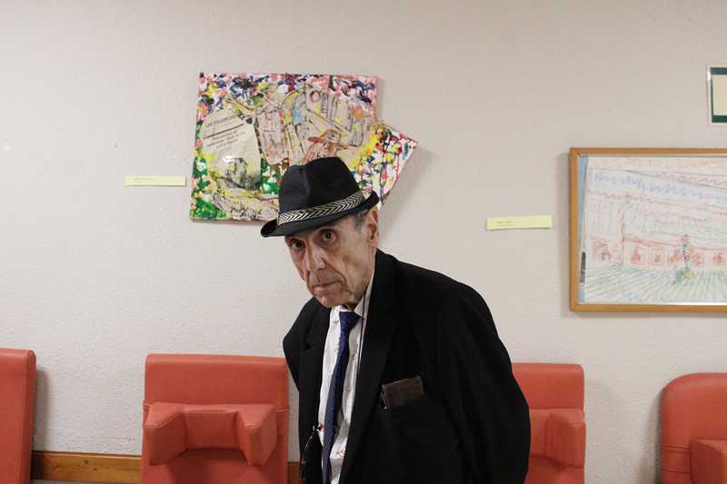  El universo pictórico de Juánfer se expone en la residencia Santa Llúcia 