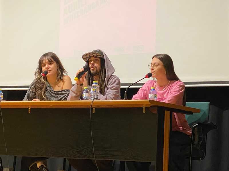  Juventud y Normalización refuerzan el LlenguaFest con un taller para alumnado de secundaria de Dénia 