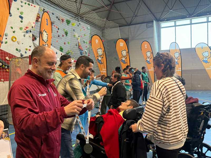  Inclusión y deporte llenan el Polideportivo de Dénia en la primera Jornada de Deporte Adaptado de los XLIV Jocs Esportius de la Comunitat Valenciana 