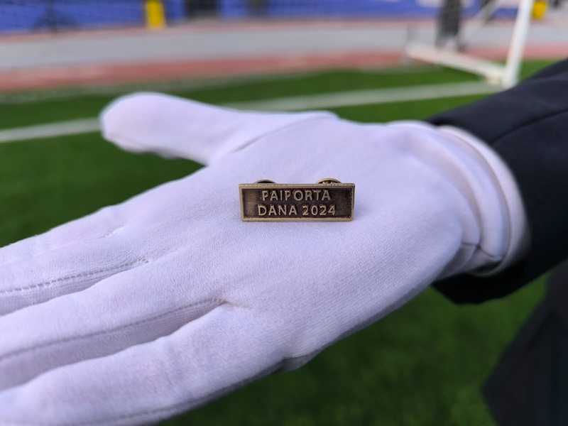 
Ochenta miembros de la Policía Local de Dénia reciben la felicitación del Ayuntamiento de ...