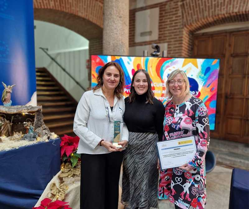 El Ajuntament de Dénia recibe un premio por su programa de atención pedagógica y socioeducat...