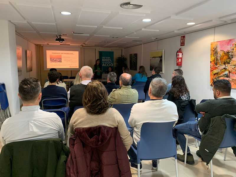 Empieza la implantación del servicio puerta a puerta para la recogida de la fracción orgánic...