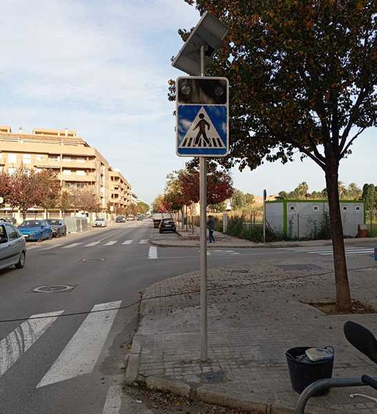  El Ajuntament de Dénia comienza la instalación de pasos de peatones inteligentes en 38 puntos estratégicos del término municipal 