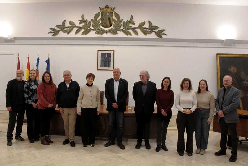  Firma del convenio marco entre el Ajuntament de Dénia y la Universitat de València para la ...