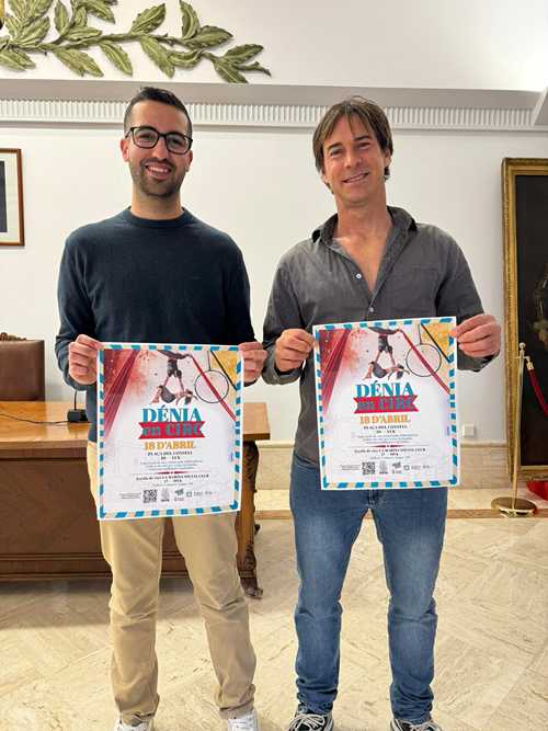 El concejal de Deportes, Valen Alcalà, y el director del festival, Rubén Atienza