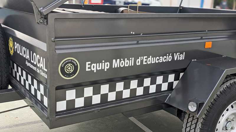  La Policía Local de Dénia amplía su programa de educación vial al alumnado de Bachillerato 