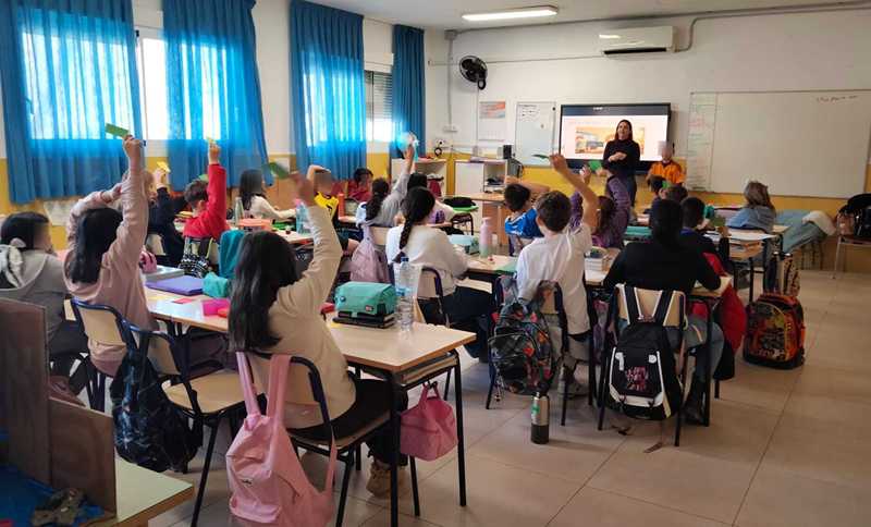 El alumnado de 5.º y 6.º de primaria de los colegios de Dénia participan en el programa ‘Jóv...