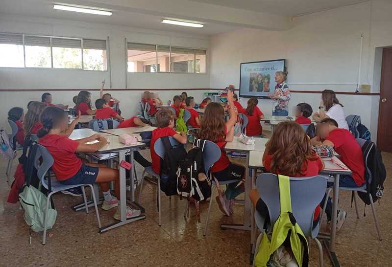 El alumnado de 5.º y 6.º de primaria de los colegios de Dénia participan en el programa ‘Jóv...