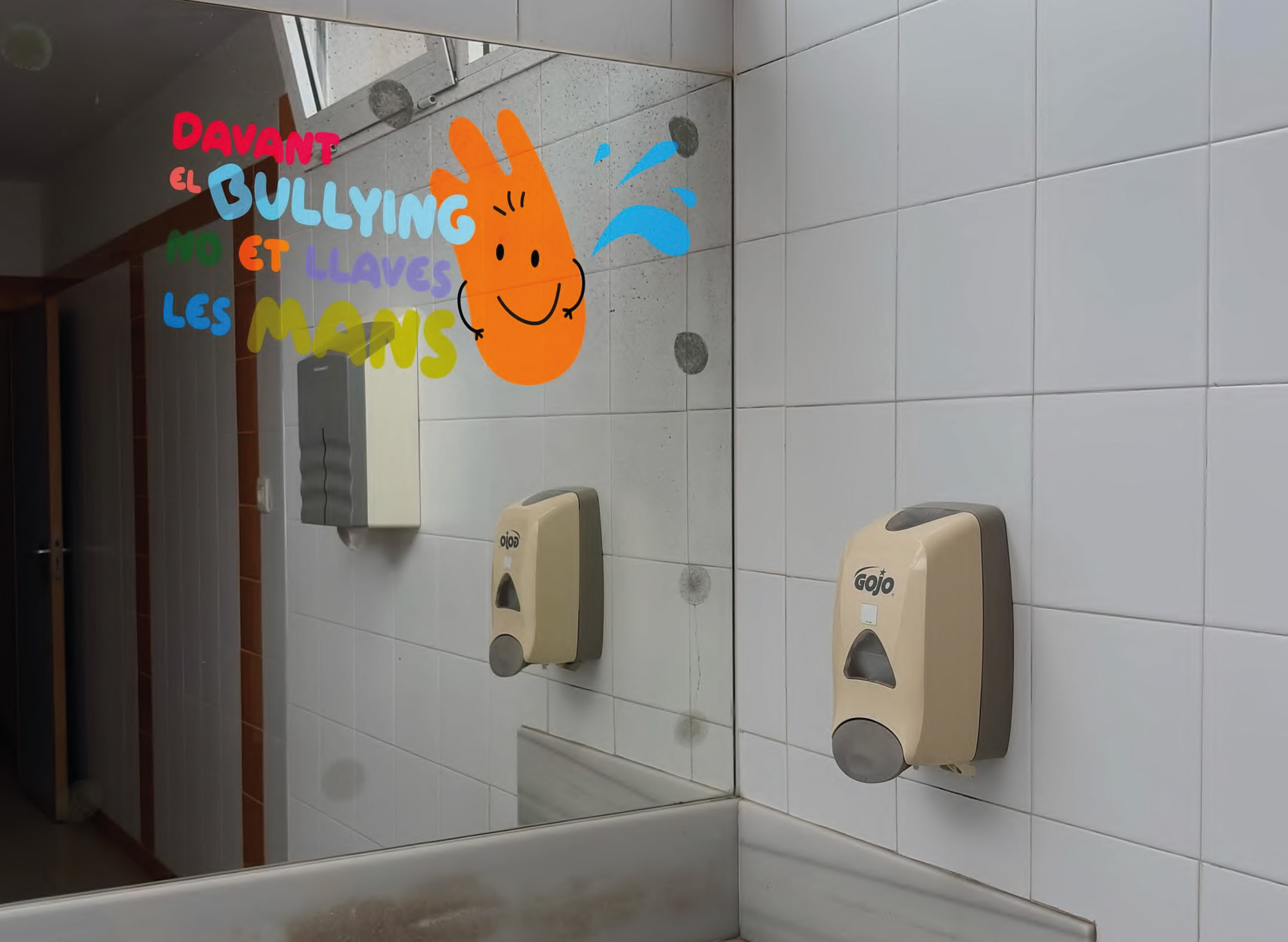 La nueva campaña municipal contra el 'bullying' lleva hasta cada rincón de las escue...