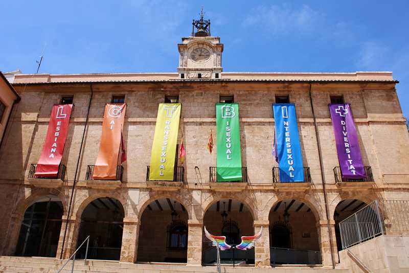 Dia de l'Orgull: La diversitat sexual i de gènere i la salut mental s’abracen a Dénia fr...