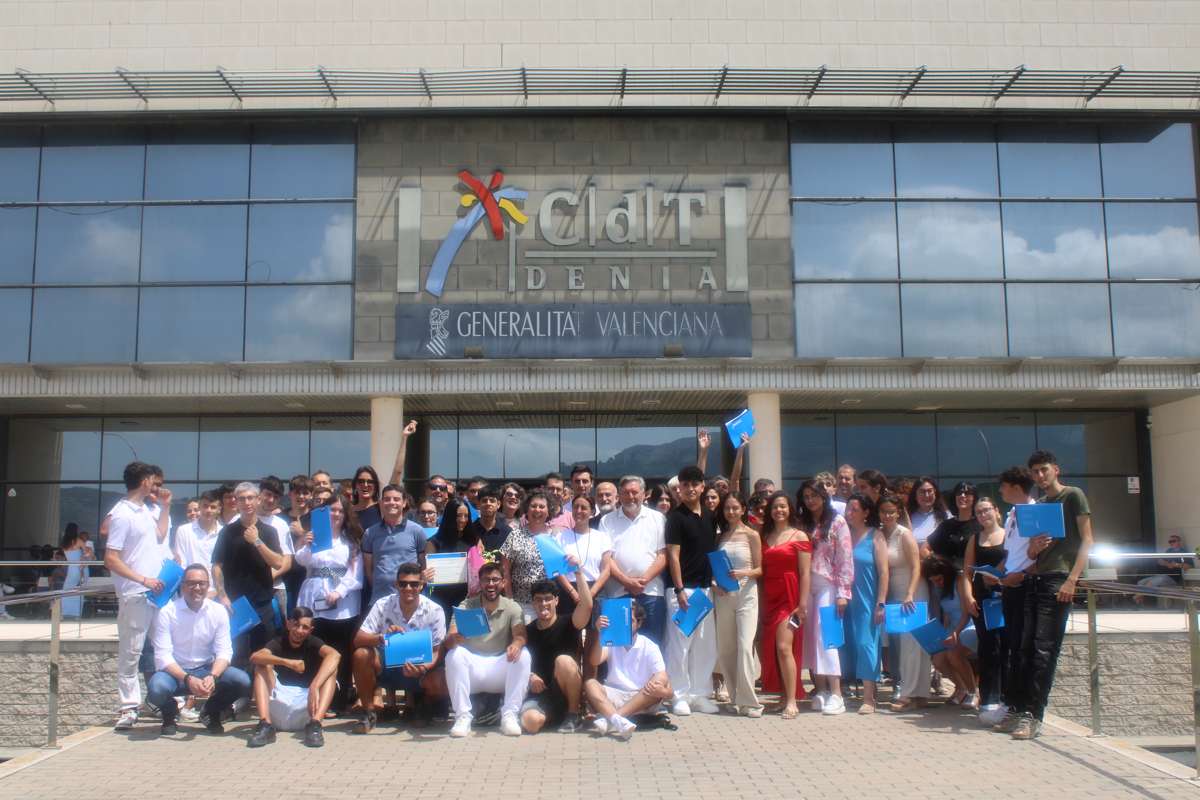 Foto Cloenda de les accions formatives de Creama Dénia destinades a joves, persones desocupades i...