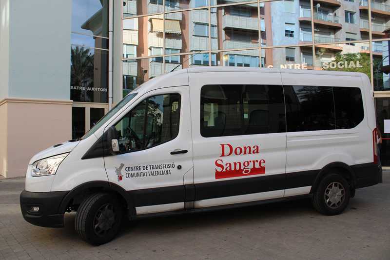  Dénia y los Moros y Cristianos vuelven a citarse con la solidaridad en una nueva donación de sangre fiestera 