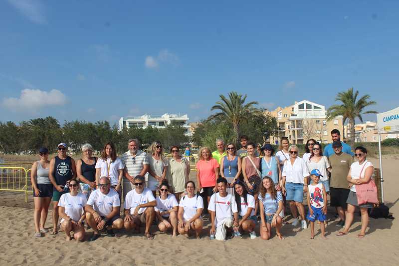Més de 200 persones voluntàries vigilen des de hui els nius del ‘Campament Tortuga’ en la pl...