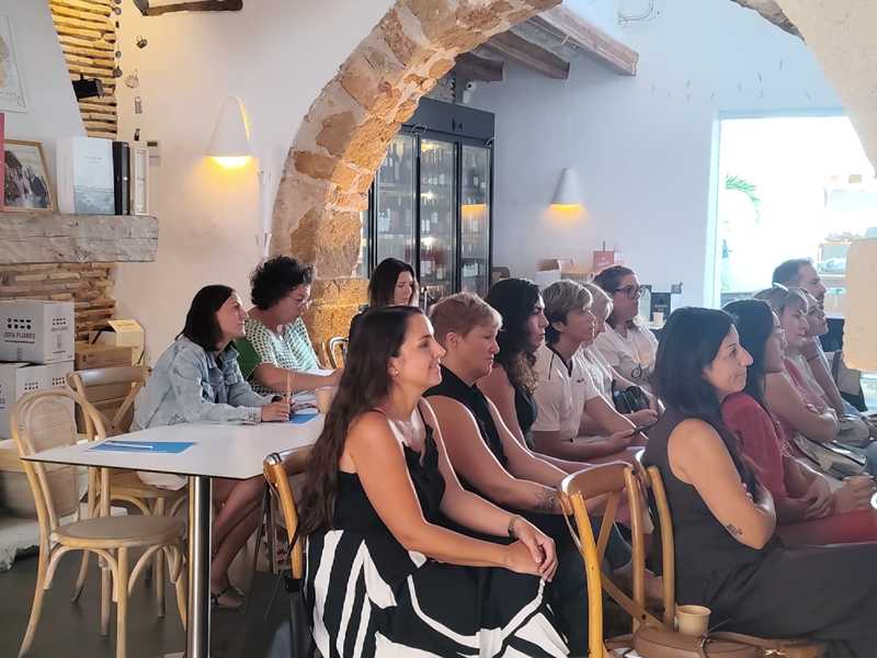  Dénia pone en valor el talento empresarial femenino en el II Concurso de Pitch “Mujeres, diálogo e innovación social” 