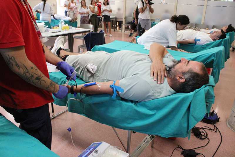  Más de un centenar de personas acuden al Maratón de donación de sangre de Dénia 