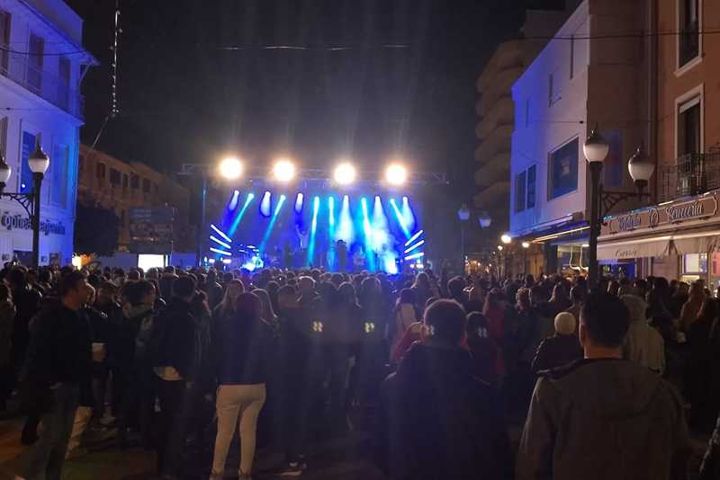 Dénia presenta el cartell d'una nova edició del LlenguaFest, el festival de música en va...